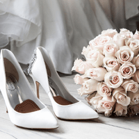high-heel-shoes-and-wedding-flower-bouquet